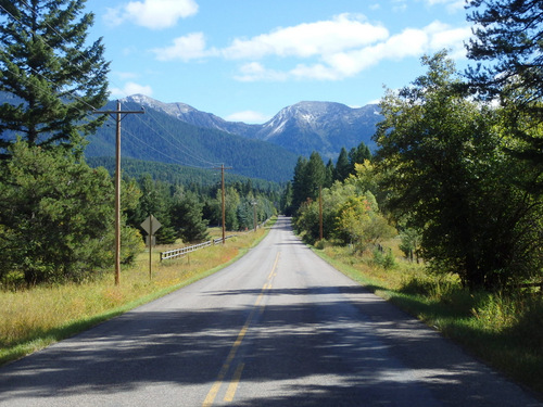 Cycling eastward on the GDMBR, MT.